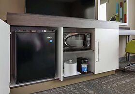 Hampton Inn & Suites Chicago Waukegan