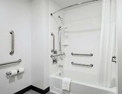 Hampton Inn & Suites Chicago Waukegan
