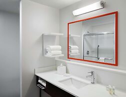 Hampton Inn & Suites Chicago Waukegan