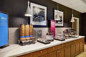 Hampton Inn & Suites Chicago Waukegan