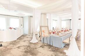 Angad Arts Hotel St. Louis, Tapestry Collection by Hilton