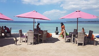 Meno Mojo Beach Resort