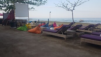 Meno Mojo Beach Resort