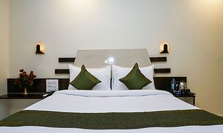 Treebo Hillway Inn Main Market