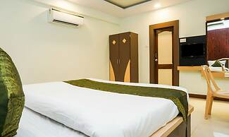 Treebo Hillway Inn Main Market