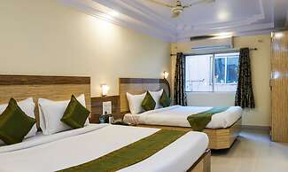 Treebo Hillway Inn Main Market