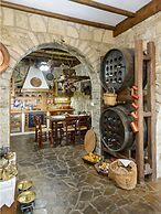 Majestic Chateau - Spectacular Seascapes & Pool