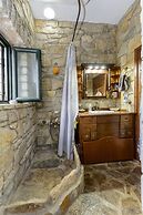 Majestic Chateau - Spectacular Seascapes & Pool