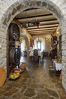 Majestic Chateau - Spectacular Seascapes & Pool