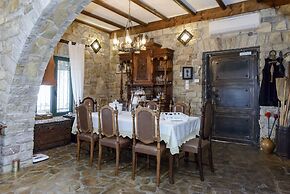 Majestic Chateau - Spectacular Seascapes & Pool