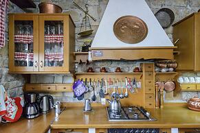 Majestic Chateau - Spectacular Seascapes & Pool