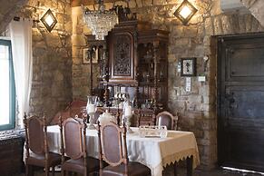 Majestic Chateau - Spectacular Seascapes & Pool