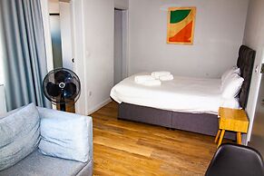 OYO Studiotel GY - Modern Hotel Apartments