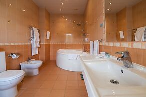 Country Club Medvezhy Ozera