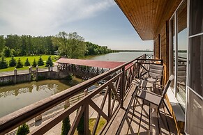 Country Club Medvezhy Ozera