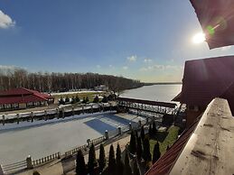 Country Club Medvezhy Ozera