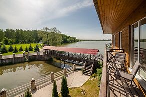 Country Club Medvezhy Ozera