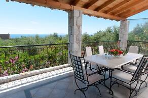 Spacious Villa Stunning Seaview - Perfect Location