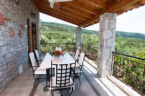 Spacious Villa Stunning Seaview - Perfect Location