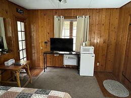 Evening Shade River Lodge and Cabins