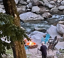 Evening Shade River Lodge and Cabins