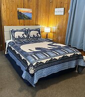 Evening Shade River Lodge and Cabins