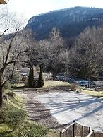 Evening Shade River Lodge and Cabins