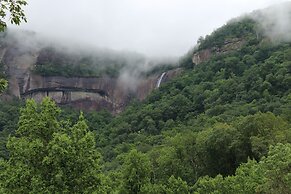 Evening Shade River Lodge and Cabins