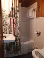 Evening Shade River Lodge and Cabins