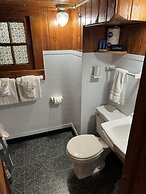 Evening Shade River Lodge and Cabins