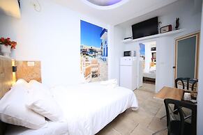 Ahuzat Shaul - Studio