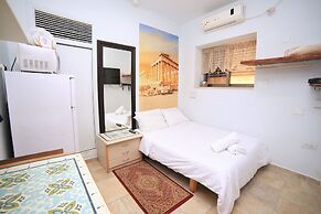 Ahuzat Shaul - Studio