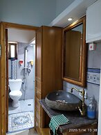 Ahuzat Shaul - Studio