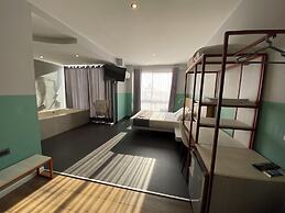 Hotel G
