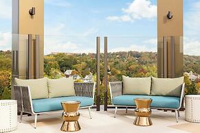 The MC, Autograph Collection