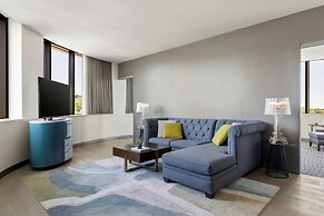 The MC, Autograph Collection