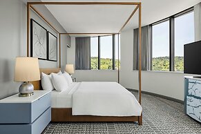 The MC, Autograph Collection