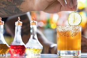 The MC, Autograph Collection