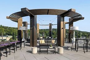 The MC, Autograph Collection