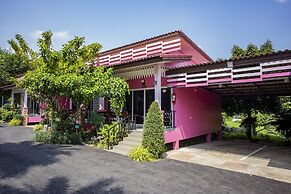 Baan Suan  Meetang Resort