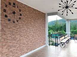 Banpuck Huahin Numnueng Pool Villa