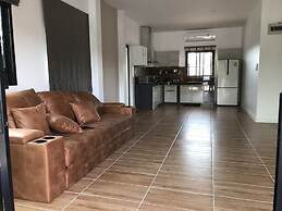 Banpuck Huahin Numnueng Pool Villa