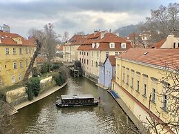 ART Garden Towers Prague