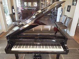 The Manor at Courtland Farm