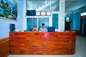 Co Cuc Hotel - Hostel