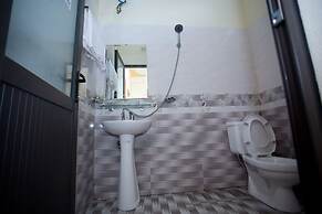 Co Cuc Hotel - Hostel