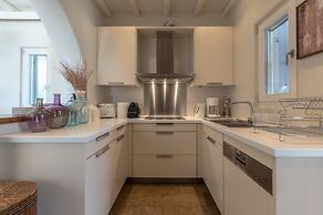 Villa Aphrodite sunkissed MykonianLuxury