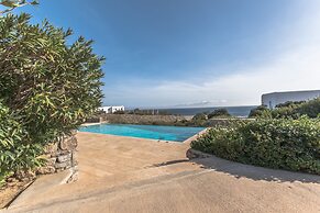 Villa Aphrodite sunkissed MykonianLuxury