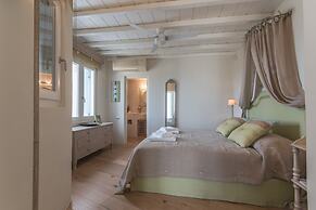 Villa Aphrodite sunkissed MykonianLuxury