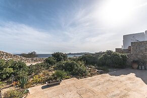 Villa Aphrodite sunkissed MykonianLuxury